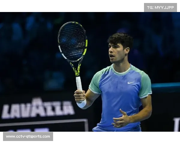 弗里茨不敌阿尔卡拉斯，ATP总决赛小组赛遭遇首败。